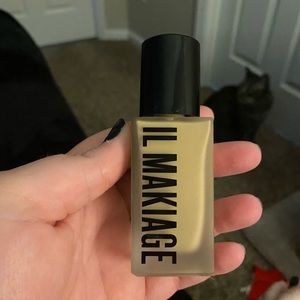 IL makiage foundation in 060